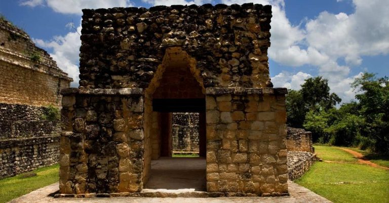 Emotional Shayari – Expressing Life’s Deepest Feelings Through Honest Words